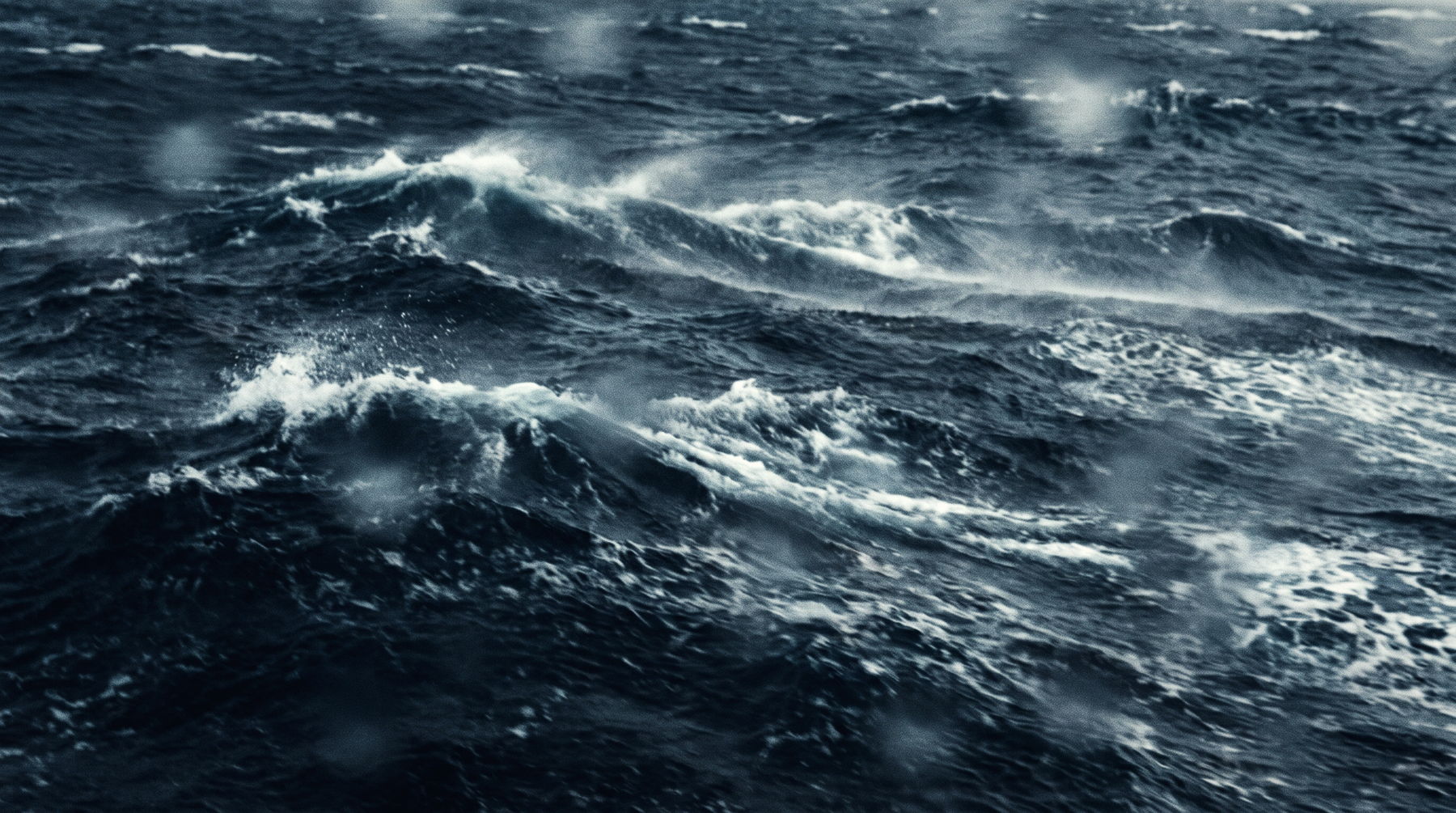 Heavy swell on the open North Sea